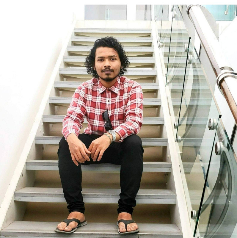 ގެއްލިގެން ހޯދަމުން އަންނަ އަޒްހާން