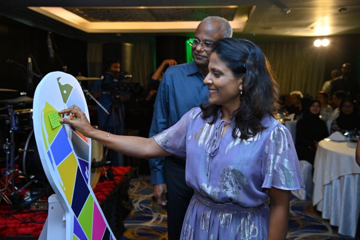 ރައީސްގެ ދެކަނބަލުން ކެންސަރު ސޮސައިޓީގެ ފަންޑު ރެއިޒިން ހަފްލާގައި