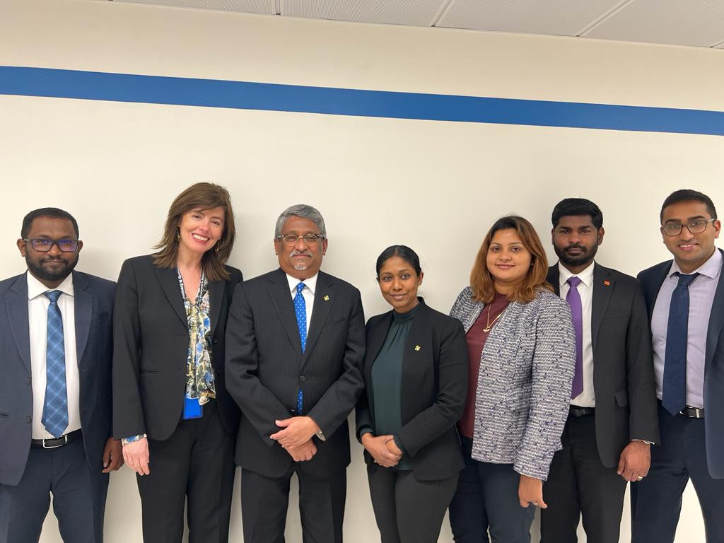 އެމެރިކާ ސަރުކާރުގެ އިސް ބައެއް ފަރާތްތަކާ ސްޓޭޓް މިނިސްޓަރ ޚަލީލް ބައްދަލުކުރެއްވުން