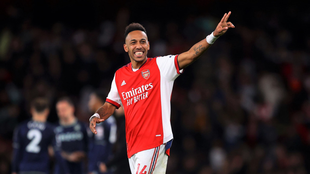 އާސެނަލުގެ ކުރީގެ ކެޕްޓަން ޕިއޭ-އެމެރިކް އޮބާމަޔަން