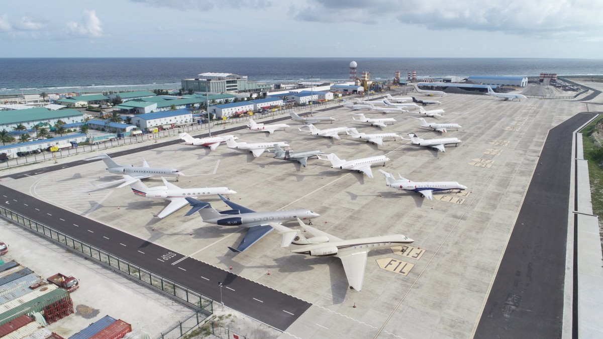 ވެލާނާ އިންޓަރނޭޝަނަލް އެއަރޕޯޓުގައި ޕާކުކޮށްފައި ހުރި ޖެޓުތަކެއް