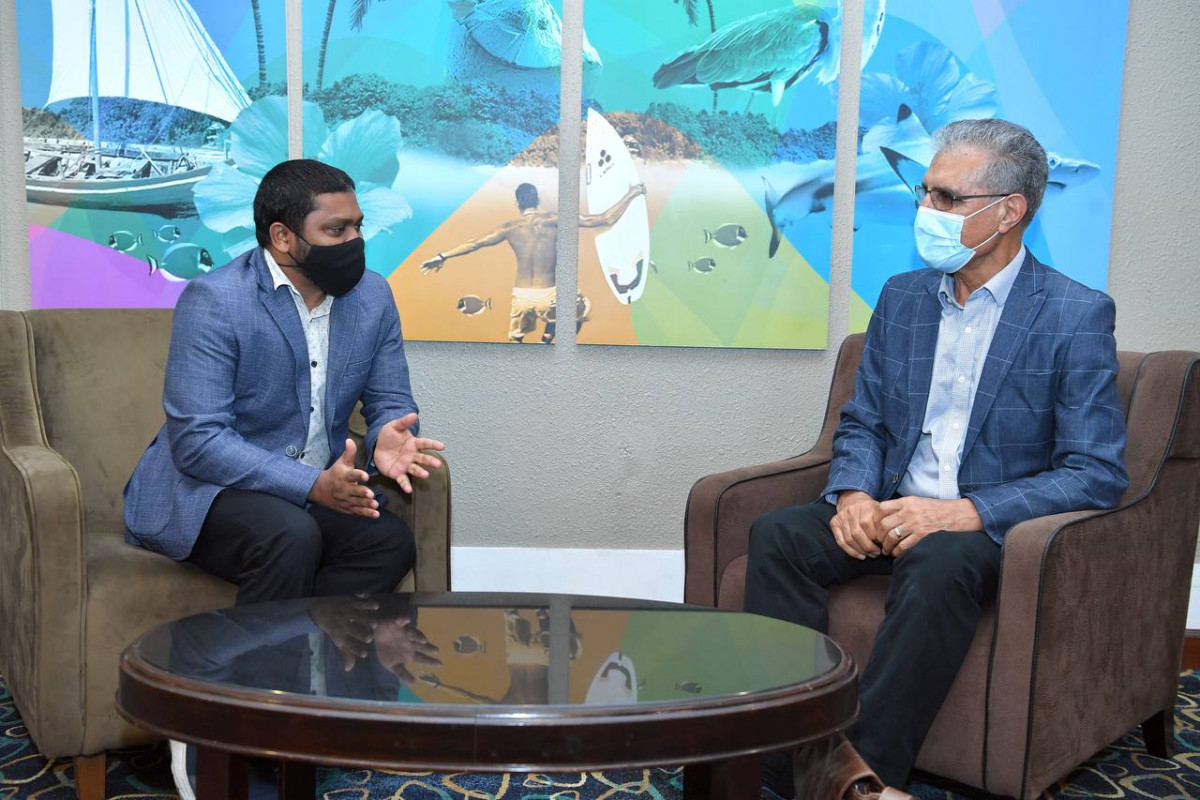 Chief of Staff at the President's Office Ali Zahir welcomed Abbas Faiz at Velana International Airport on Friday morning 