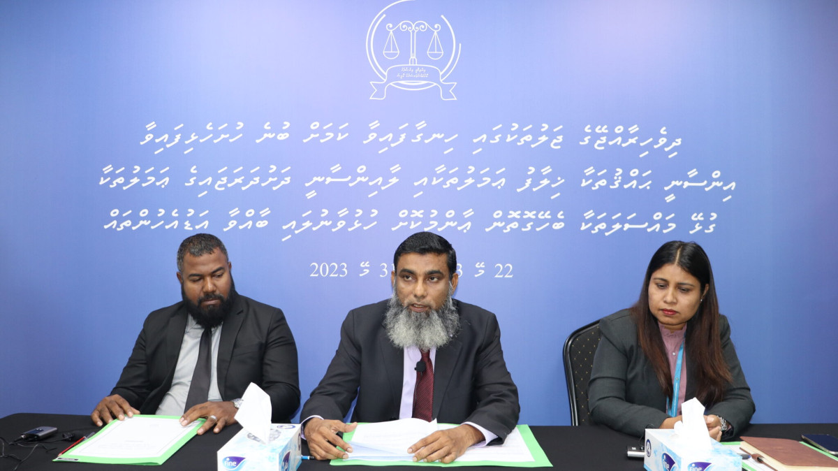 އިންތިޤާލީ އިންސާފުގެ އޮފީހުގެ މެމްބަރުން