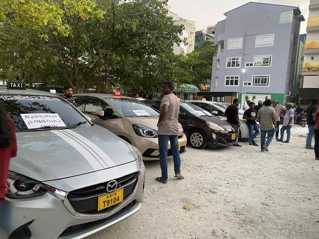 Two taxi drivers were arrested during the taxi drivers' protest
