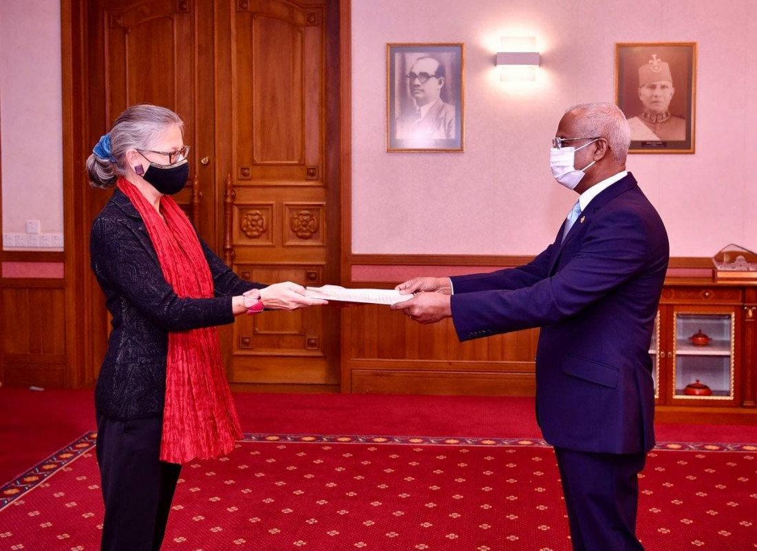 އޮސްޓްރިއާ ސަރުކާރުން ދިވެހިރާއްޖެއަށް ކަނޑައެޅުއްވި އައު ސަފީރު، އެކަމަނާގެ ސަފީރުކަމުގެ ފަތްކޮޅު ރައީސުލްޖުމްހޫރިއްޔާއަށް އަރުވަނީ