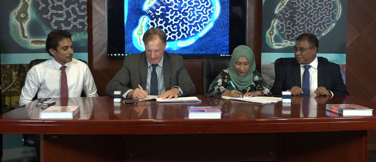 ރިސޯޓް މޮޑެލްއަށް ތަރައްޤީކޮށްފައިވާ ސަރަޙައްދެއް އިންޓަރގްރޭޓެޑް ޓޫރިޒަމް މޮޑެލްއަށް ތަރައްޤީކުރުމަށް އަލުން އެއްބަސްވުމެއް އެކުލަވާލާ އެ އެއްބަސްވުމުގައި ސޮއިކުރުން