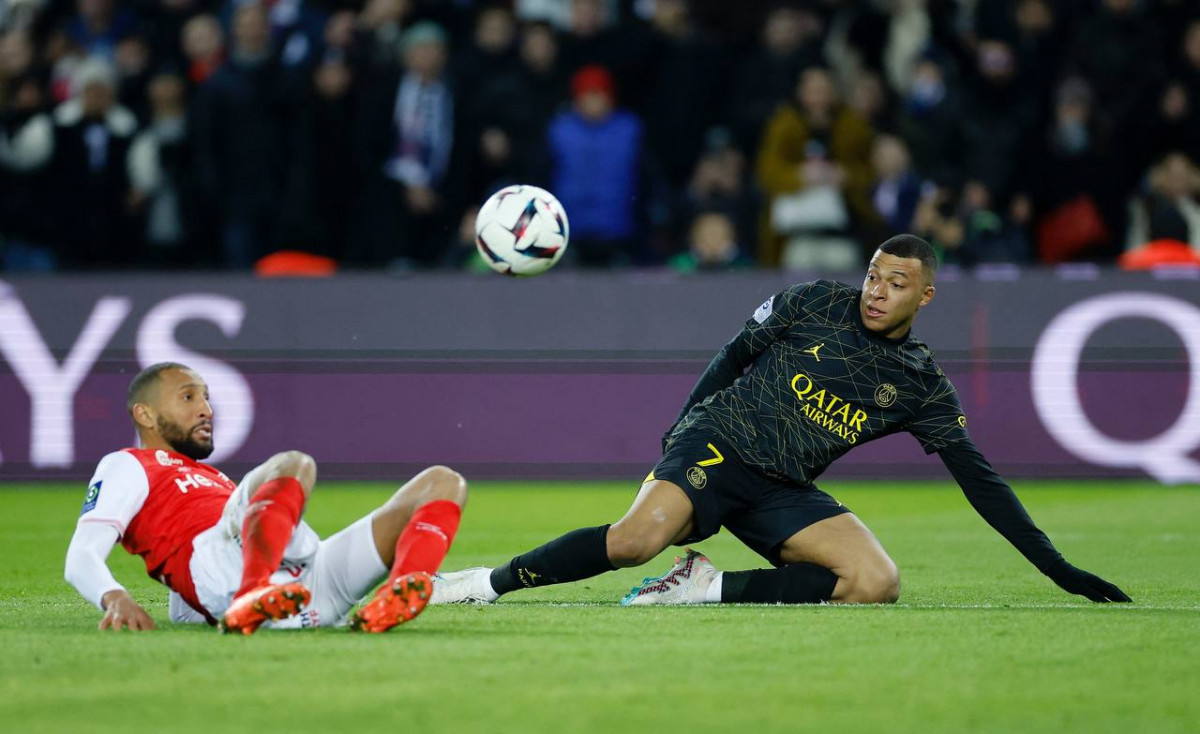 ފްރާންސް ލީގުގައި ޕީއެސްޖީ އާއި ރެއިމްސް ކުޅުނު މެޗުގެ ތެރެއިން