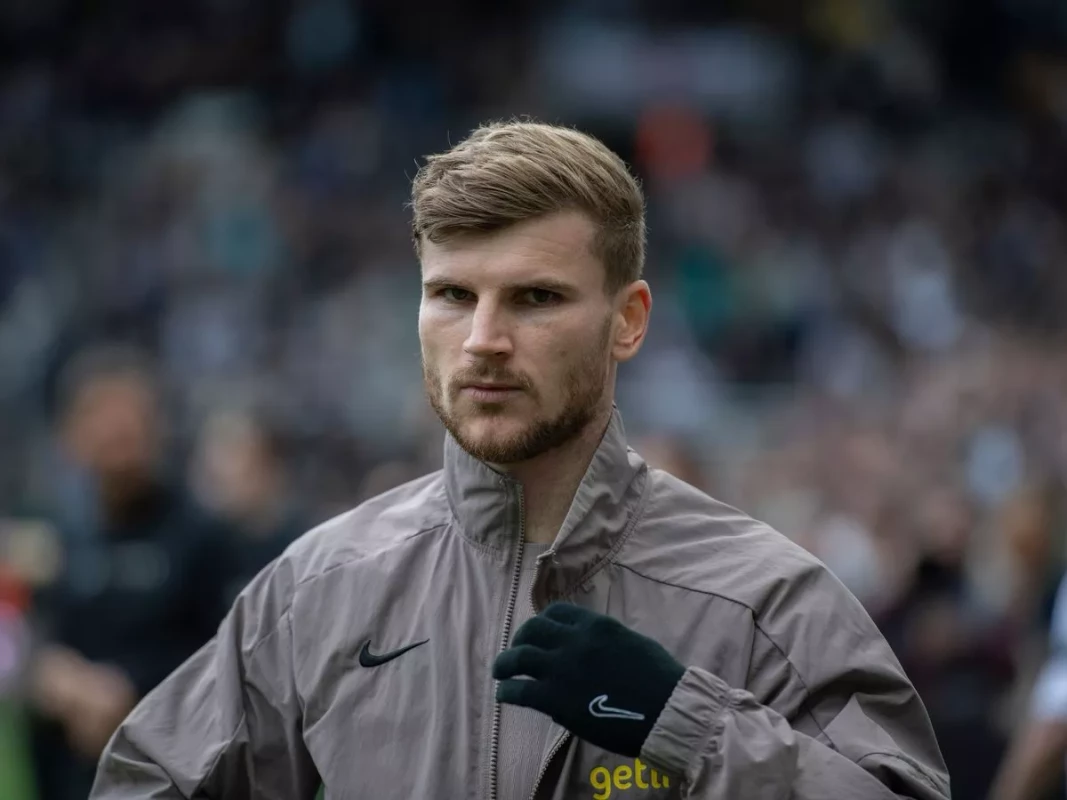 ޓޮޓެންހަމަށް ކުޅެމުން އަންނަ ޓިމޯ ވާނާ