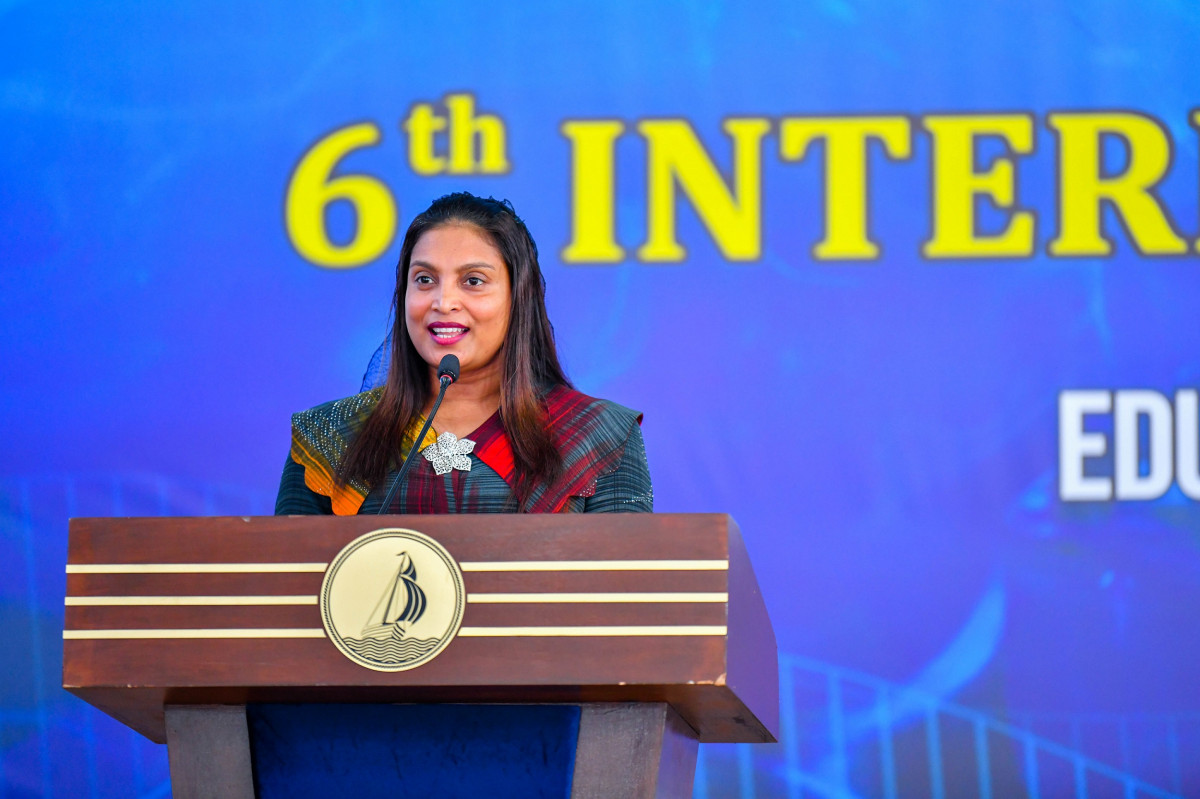 ޓީޗަރސް ކޮންފަރެންސް ހުޅުވުމުގެ ރަސްމިއްޔާތުގައި އެޑިއުކޭޝަން މިނިސްޓަރު، ޑރ. އާއިޝަތު އަލީ ވާހަކަފުޅުދައްކަވަނީ