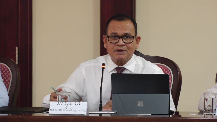 ސިޓީތަކާއި އިދާރީ ދާއިރާތައް ހިންގުމާއި، އާންމު މަސައްކަތްތަކާއި ބެހޭ ވަޒީރު އާދަމް ޝަރީފު ޢުމަރު