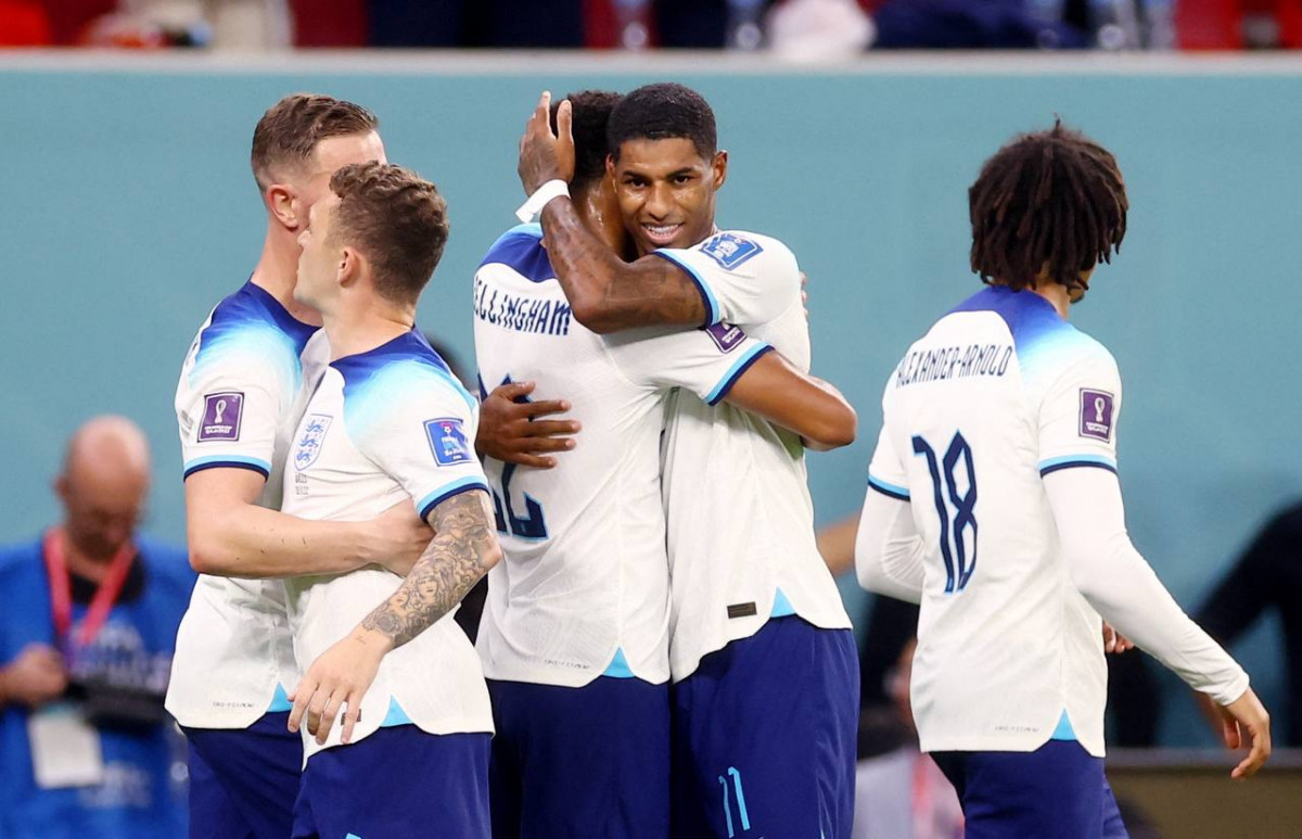 ވޭލްސް އަދި އިންގްލެންޑް ކުޅުނު މެޗުގެ ތެރެއިން - ފޮޓޯ: ރޮއިޓާސް