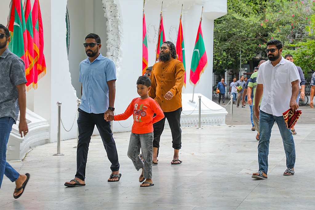 ހުކުރު ހުތުބާ އިއްވާފައިވަނީ ރަސޫލުބޭކަލުންގެ ޙަޔާތްޕުޅުން ޢިބުރަތް ލިބިގަތުން، މައުޟޫއަށް
