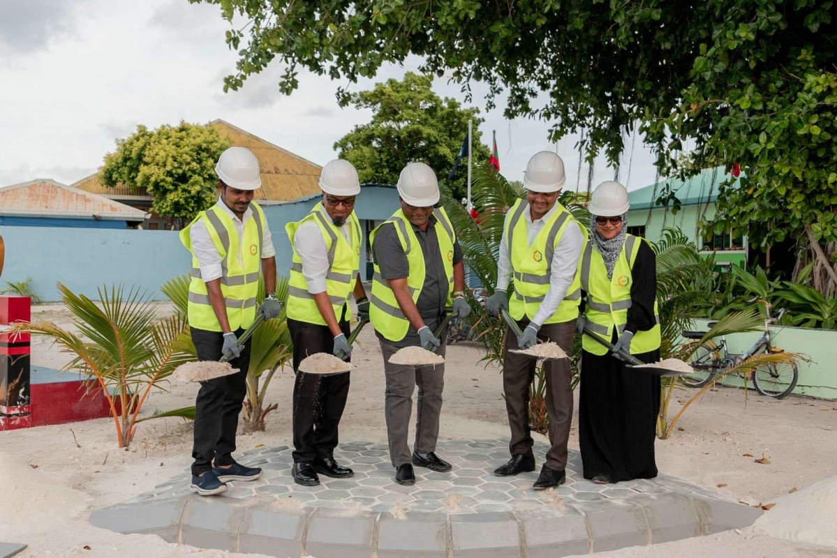 ހޮޅުދޫ މަގުތައް ތަރައްގީކުރަން ފެށުން