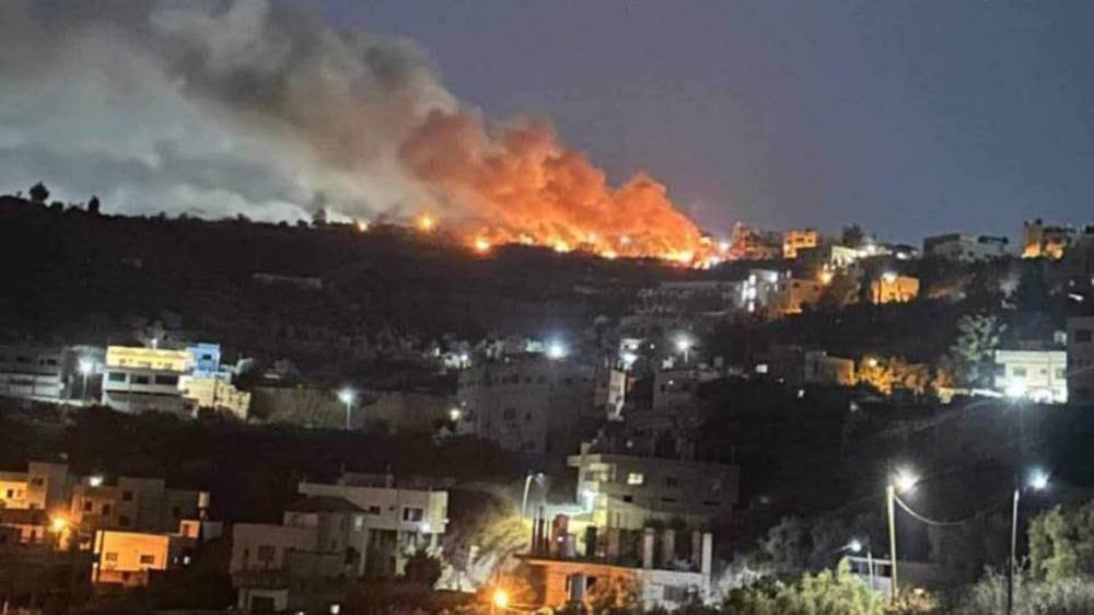 ފަލަސްތީނުގެ އަވަށެއްގައި ހައްދުފަހަނަ އެޅި ޔަހޫދީންގެ ބަޔަކު ހުޅު ޖަހާފައި