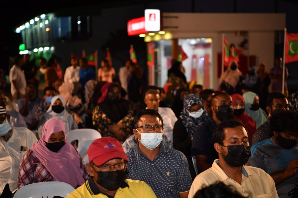 ހިންނަވަރު ރައްޔިތުންނާ ބައްދަލު ކުރެއްވުން - ރަށުގައި ހޮސްޕިޓަލް އެޅުމަކީ މިސަރުކާރުގެ ރިޔާސީ ވައުދަކަށްވާއިރު މިއަހަރުގެ ބަޖެޓްގައިވެސް ރަށުގައި ހޮސްޕިޓަލު އެޅުމަށް ހިމަނާފަވޭ - ފޮޓޯ: ރައީސް އޮފީސް