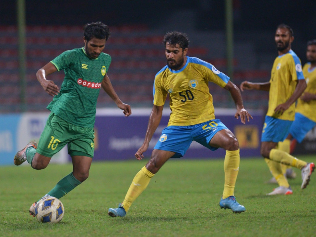 ފުރަތަމަ ބުރުގައި މާޒިޔާއާއި ވެލެންސިޔާ ވާދަކުރަނީ