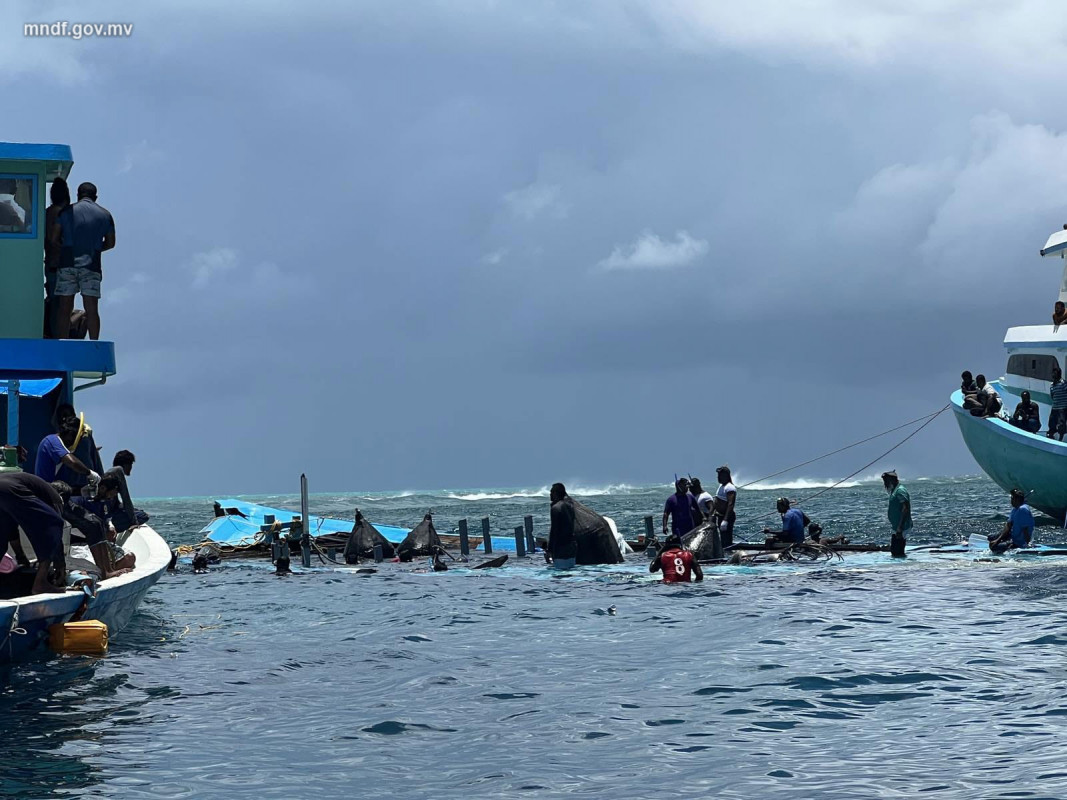 ލަންދޫ ބޯޓު ފުންކުރުމުގެ މަސައްކަތްކުރަނީ