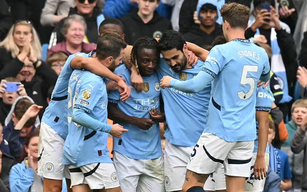 މެޗުގައި ލަނޑު ޖެހުމަށްފަހު ސިޓީގެ ކުޅުންތެރިން އުފާ ފާޅު ކުރަނީ