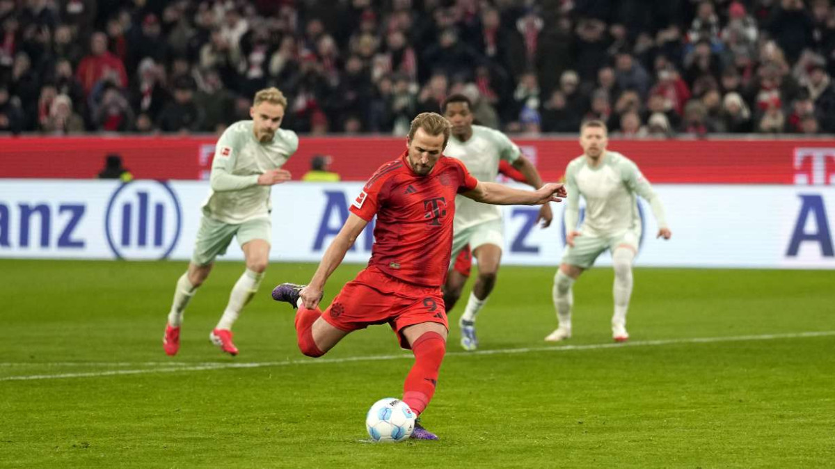 ބަޔާނުން ކުޅުނު މެޗުގައި ކޭން ޕެނަލްޓީންް ލަނޑު ޖަހަނީ