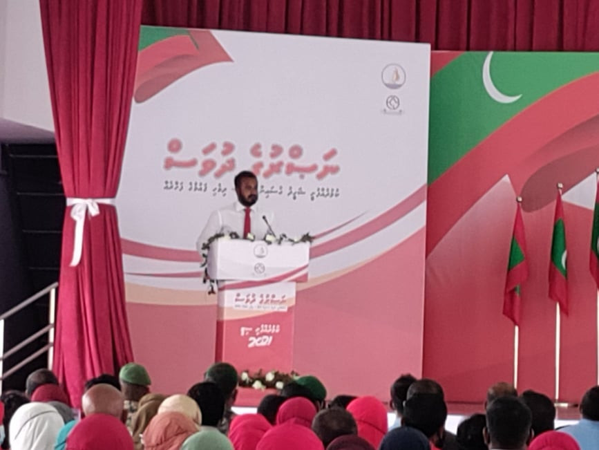 ކުޅުދުއްފުށީ ސިޓީގެ މޭޔަރ މުހައްމަދު އާތިފް ނަސްރުގެ ދުވަހުގެ ޖަލްސާގައި ވާހަކަ ދައްކަވަނީ