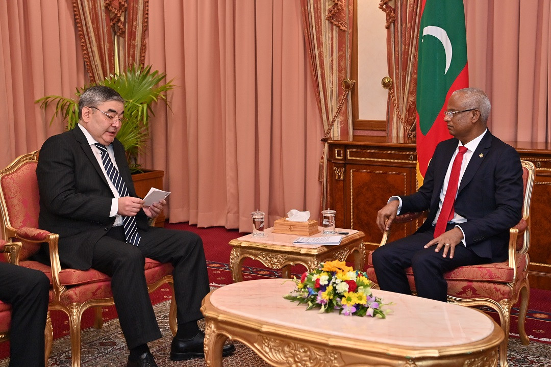 ކަޒަކިސްތާންގެ އައު ސަފީރު ރައީސް ސޯލިހާއި ބައްދަލުކުރައްވަނީ