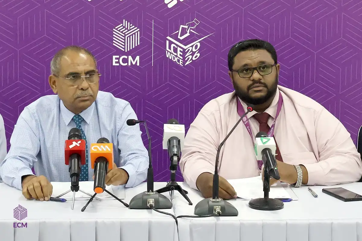 ލޯކަލް ކައުންސިލްތަކުގެ އިންތިޚާބާއި އަންހެނުންގެ ތަރައްޤީ އަށް މަސައްކަތްކުރާ ކޮމިޓީގެ އިންތީޚާބު 2026 އާ ގުޅޭގޮތުން މަޢުލޫމާތު ޙިއްސާކުރުމަށް ބޭއްވި ޕްރެސް ކޮންފަރެންސްގެ ތެރެއިން.