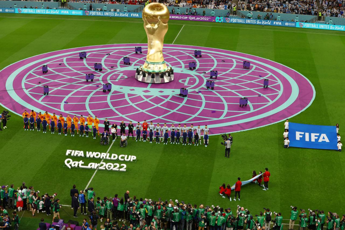 އާޖެންޓީނާ އަދި ނެދަލެންޑްސް ކުޅުނު މެޗުގެ ތެރެއިން - ފޮޓޯ: ރޮއިޓާސް