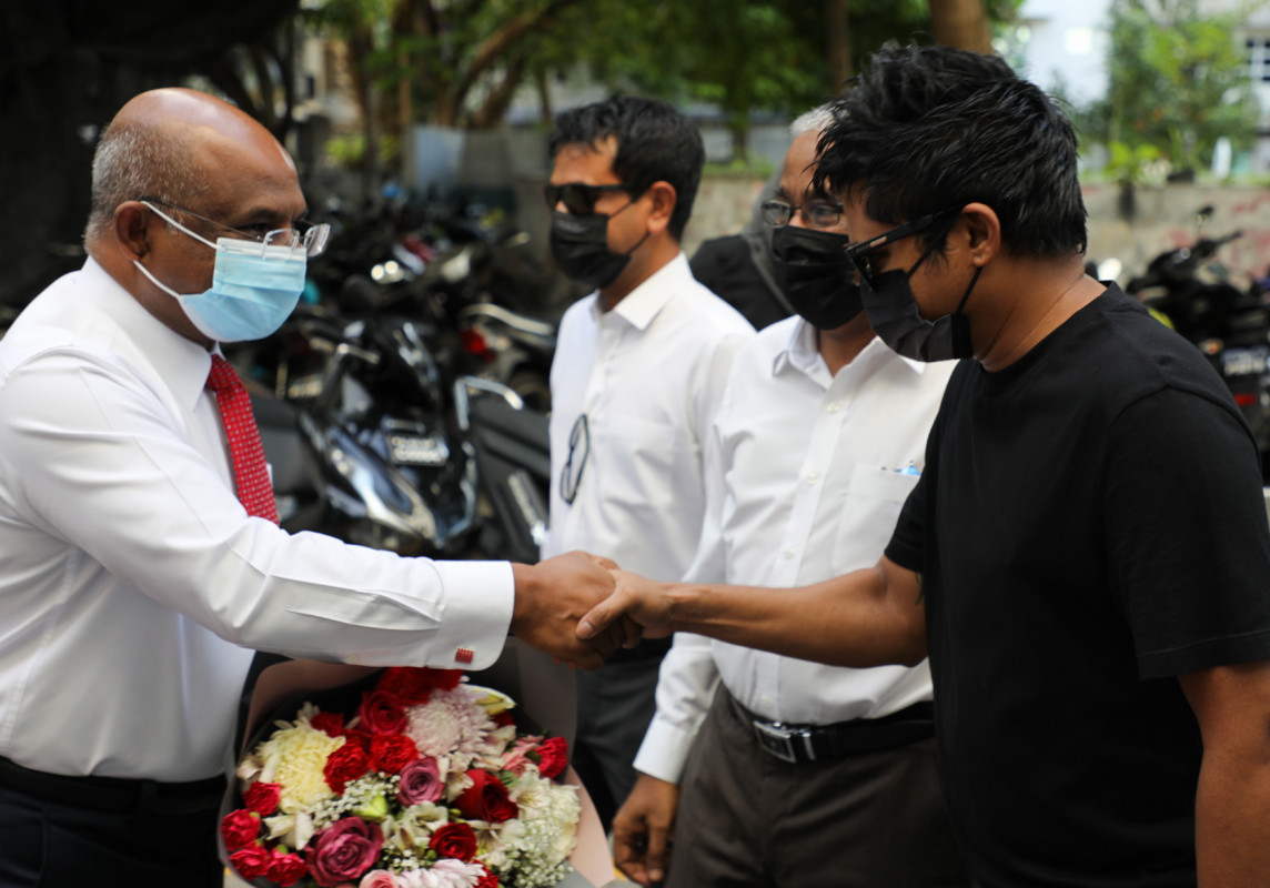 އދ.ގެ އާންމު މަޖިލީހުގެ ރައީސް އަބްދުﷲ ޝާހިދު ރާއްޖެޓީވީ އަށް ކުރެއްވި ޒިޔާރަތުގެ ތެރެއިން - ފޮޓޯ: ރާއްޖެއެމްވީ