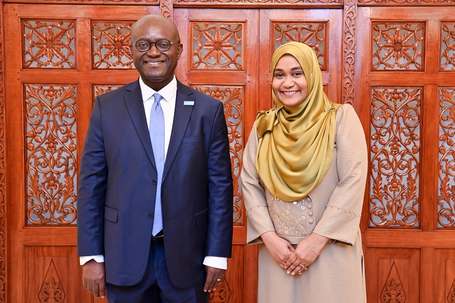 The UNICEF Representative to the Maldives paid a courtesy call on the First Lady on Thursday