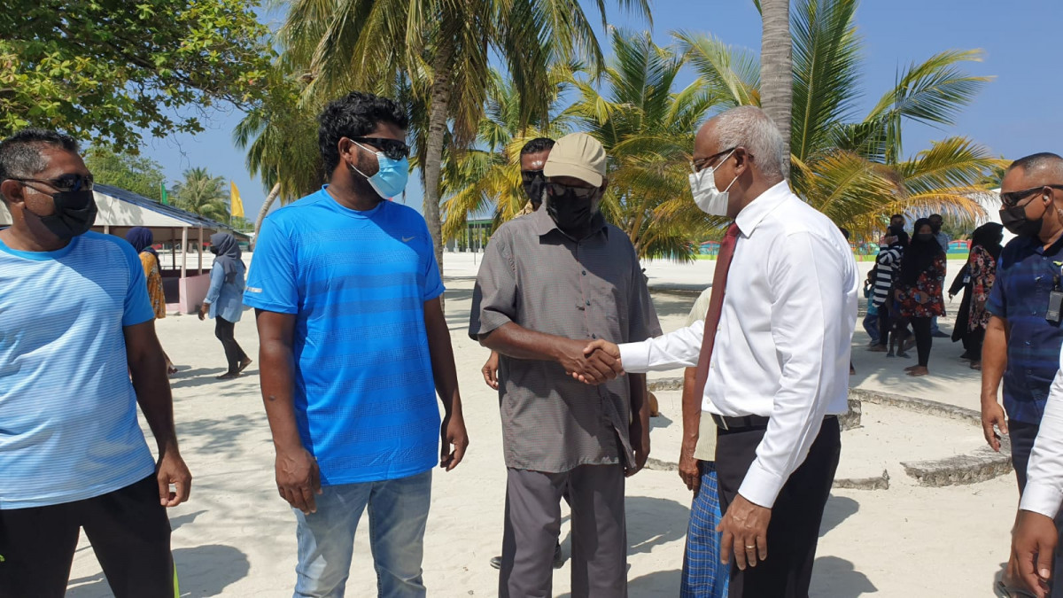 ރައީސް ޅ. އޮޅުވެލިފުއްޓަށް ވަޑައިގަތުން - މަޑިވަރު އެއަރޕޯޓާއެކު ރަށަށް އިޤްތިސާދީ ގޮތުން ވެސް ކުރިއެރުން އަންނާނެ ކަމަށް ރައްޔިތުން ވަނީ ބުނެފައި - ފޮޓޯ: ރާއްޖެެއެމްވީ 