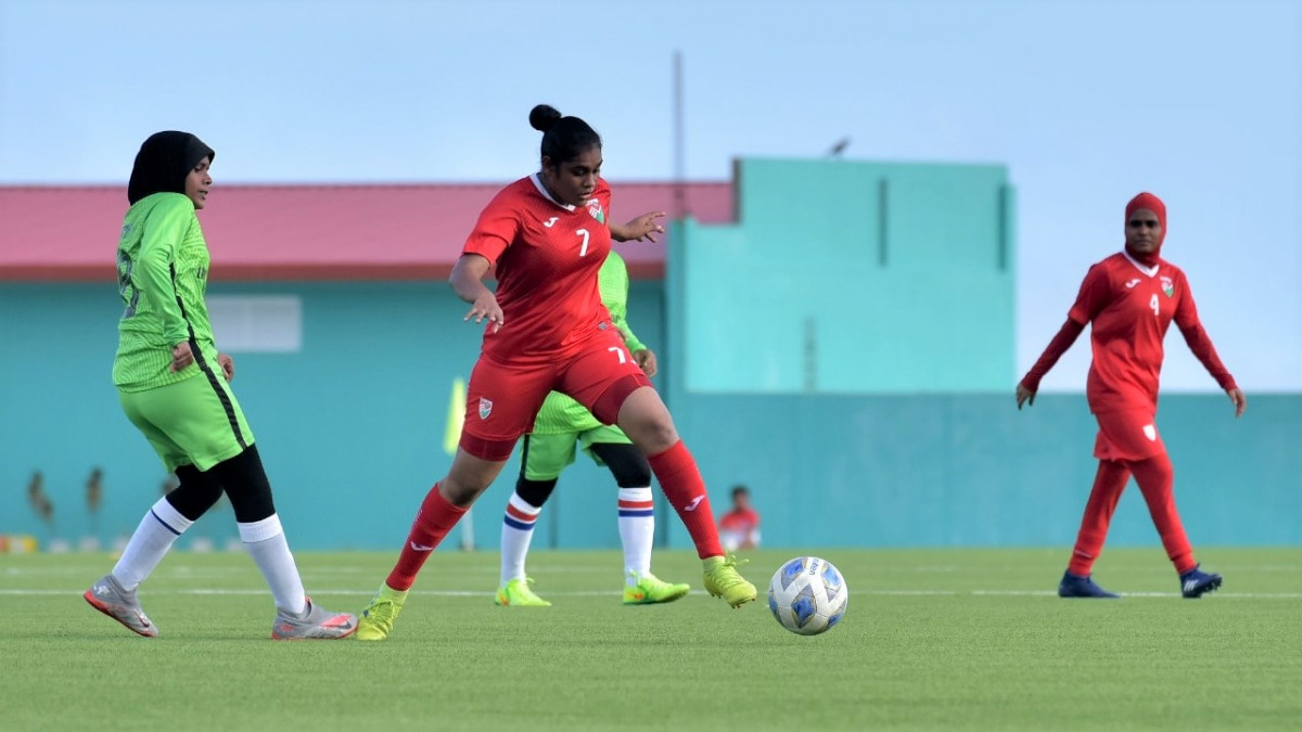 އޭދަފުއްޓާ ދެކޮޅަށް ގައުމީ އަންހެން ފުޓްބޯޅަ ޓީމުން ކުޅުނު މެޗުގެ ތެރެއިން