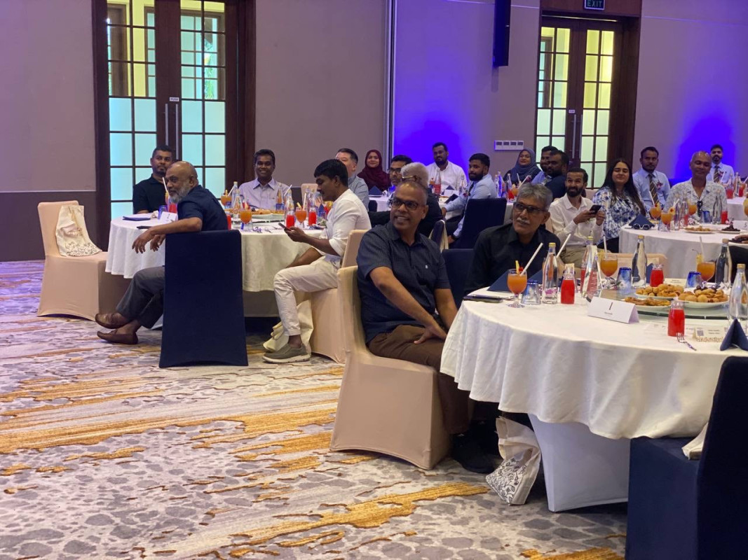 މުނާސަބަތު ފާހަގަކުރުމަށް ސިންގަޕޯރ އެއަލައިންސް އިން ބޭއްވި ހަފްލާ
