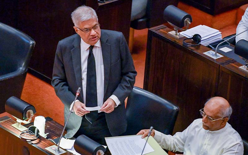 ލަންކާގެ ރައީސް ރަނިލް ވިކްރަމަސިންހާ ގާނޫނު ހަދާ މަޖިލީހުގައި