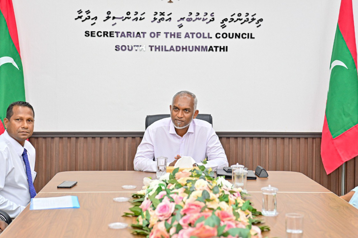 The president met members of HDh. Vaikaradhoo council and WDC on Monday