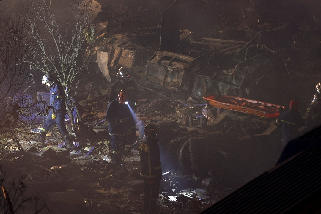 ގްރީސްގައި ދެ ރޭލު ޖެހި އެތައް ބައެއްގެ ފުރާނަ ވަނީ ގެއްލިފައި - ފޮޓޯ: ރޮއިޓަރސް