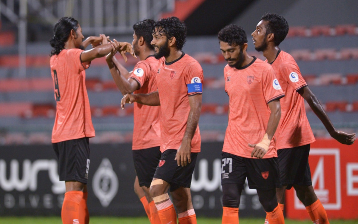 ލަނޑުޖެހުމަށްފަހު އީގަލްސް ކުޅުންތެރިން އުފާފާޅުކުރަނީ