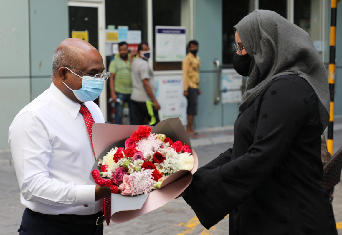 އދ.ގެ އާންމު މަޖިލީހުގެ ރައީސް އަބްދުﷲ ޝާހިދު ރާއްޖެޓީވީ އަށް ކުރެއްވި ޒިޔާރަތުގެ ތެރެއިން - ފޮޓޯ: ރާއްޖެއެމްވީ