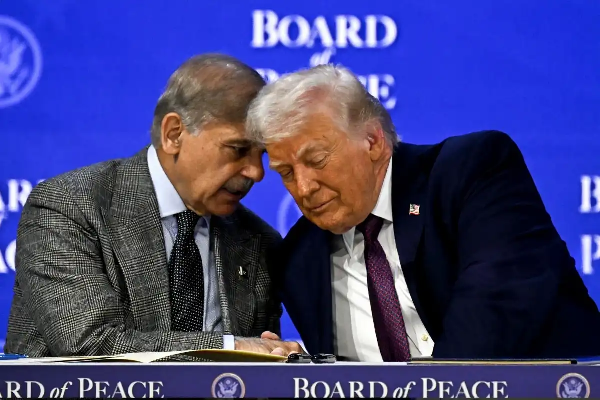 ސުލްޙައިގެ މަޝްވަރާ ތަކުގައި މެދުވެރިއްގެ ދައުރު އަދާ ކުރަން ޕާކިސްތާން އޮތީ ތައްޔާރަށް