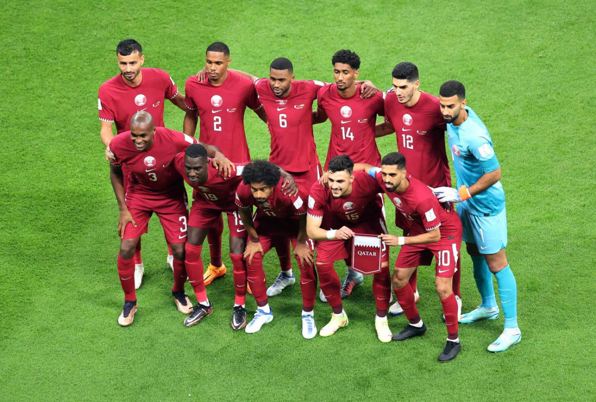 ގްރޫޕް އޭ ގައި ޤަތަރު އަދި އިކުއެޑޯ ބައްދަލުކުރި މެޗުގެ ތެރެއިން، ޤަތަރު ޓީމުގެ ކުޅުންތެރިން: ފޮޓޯ - ރޮއިޓާސް 