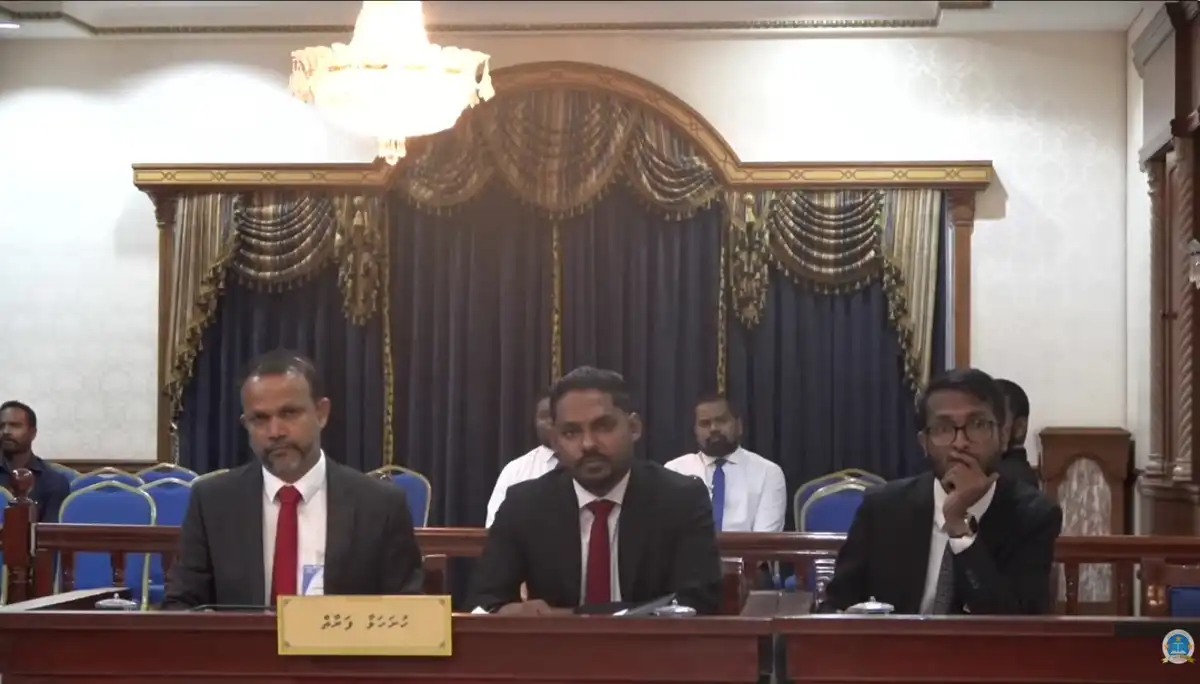 ރެފަރެންޑަމް ހުއްޓުވައިދިނުމަށް އެދުނު މައްސަލަގެ ފުރަތަމަ އަޑު އެހުމުގެ ތެރެއިން.