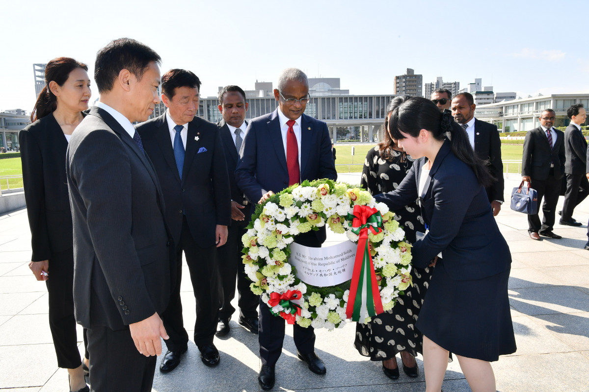 "ހީރޯޝީމާ ޕީސް މެމޯރިއަލް މިއުޒިއަމް" އަށް ރައީސުލްޖުމްހޫރިއްޔާ ޒިޔާރަތް ކުރެއްވުން -- ފޮޓޯ: ރައީސް އޮފީސް