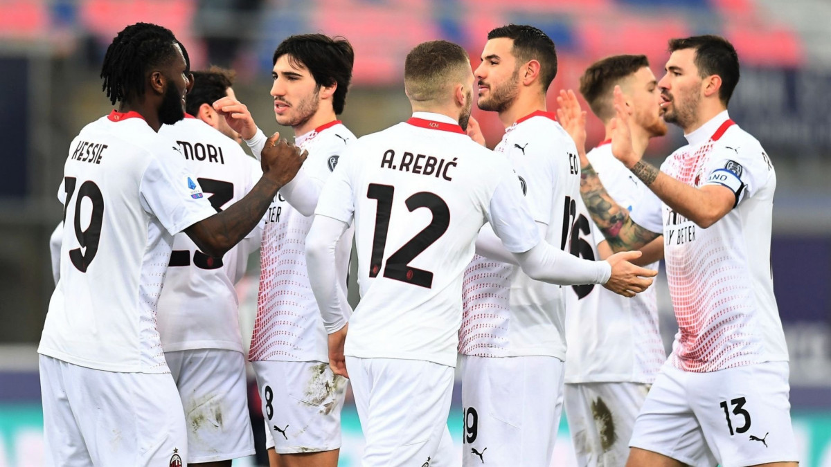 ބޮލޯނިއާ އާއި މިލާން ބައްދަލުކުރި މެޗުގެ ތެރެއިން: މި މެޗުން މިލާން މޮޅުވީ 2-1 ން