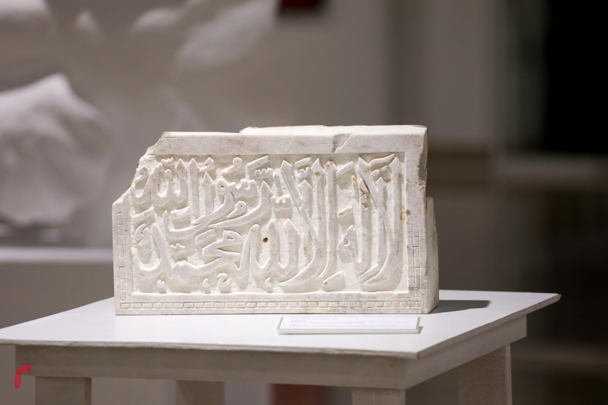 07 އޯގަސްޓް 2019 -- "އަންވެއިލިންގް ވިޝަން" މައިރަޒުގައި ބަހައްޓާފައިވާ ހިރިގަލުގެ މަސައްކަތެއް -- ފޮޓޯ: ޝުއައިބް މުހައްމަދު