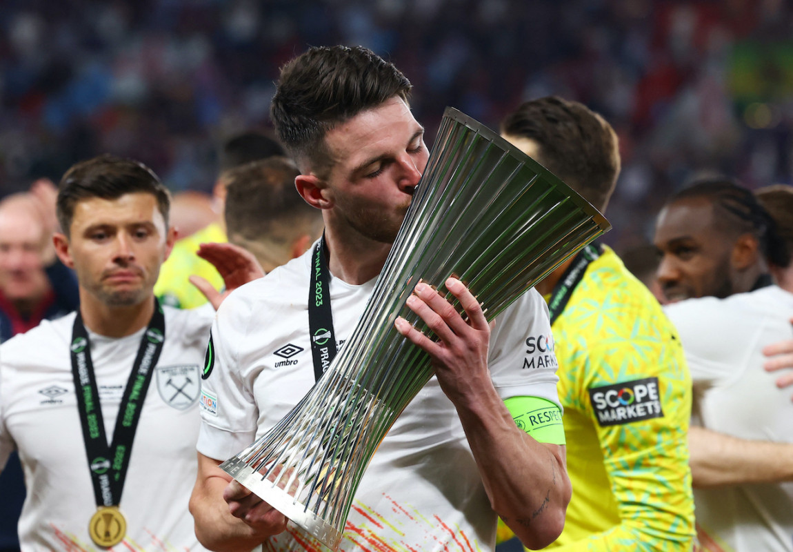 ރައިސް ކޮންފަރެންސް ލީގުގެ ޓްރޮފީއަށް ބޮސްދެނީ