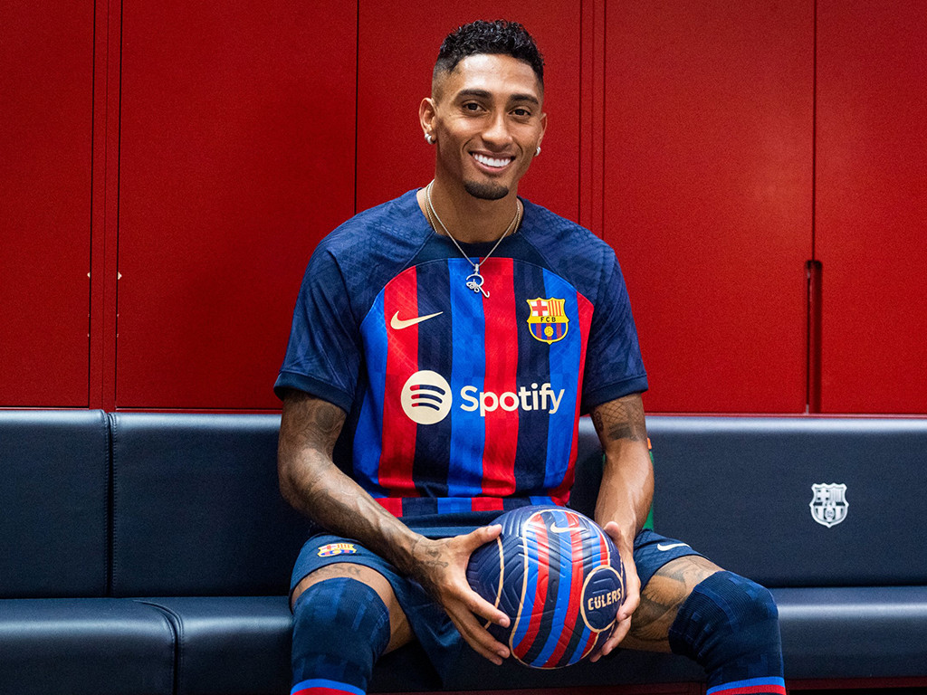 ރަފީނިއާ ބާސާގެ ކުޅުންތެރިއެއްގެ ގޮތުގައި ދައްކާލަނީ؛ ފޮޓޯ-ބާސެލޯނާ