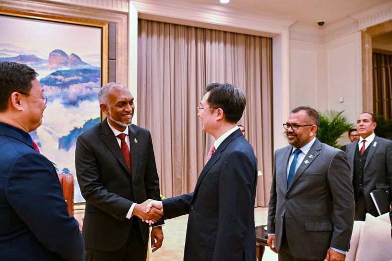 The Managing Director and senior officials of the Hunan Construction Investment Group paid a courtesy call on the President of Maldives on Monday