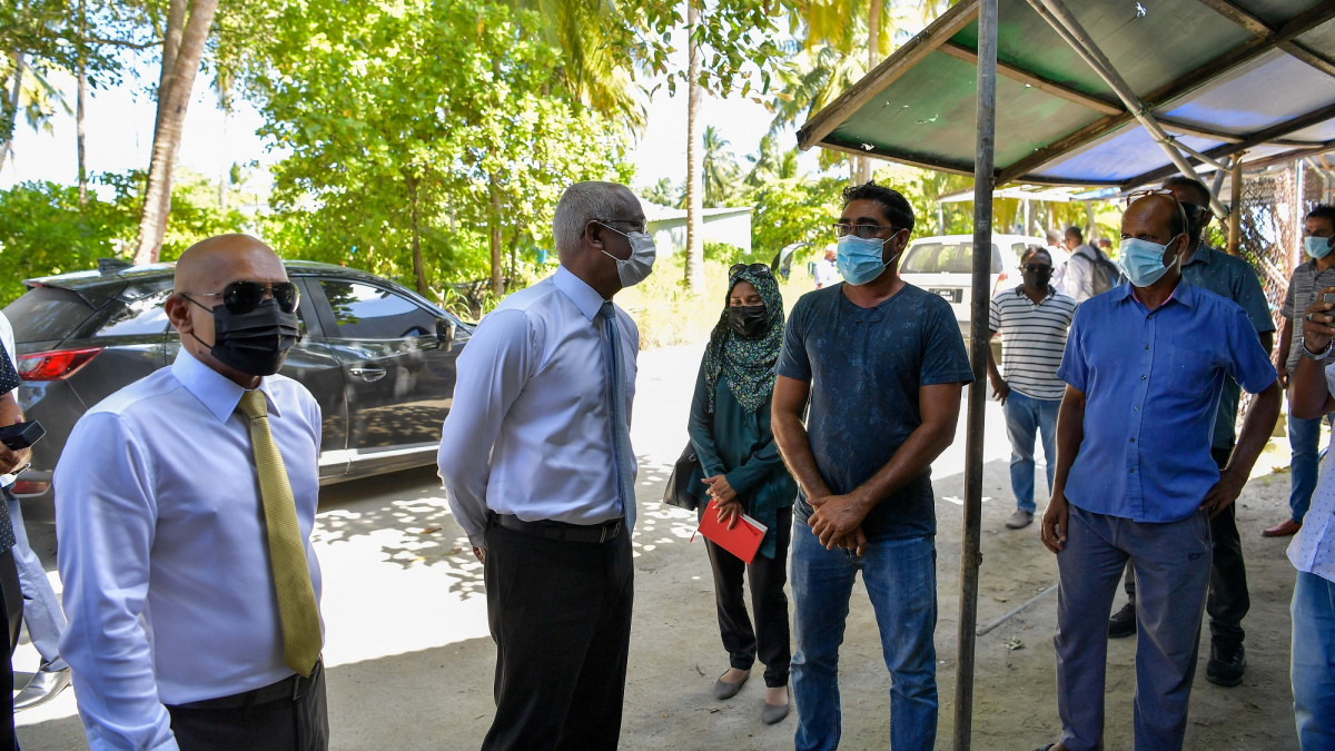 ރައީސުލްޖުމްހޫރިއްޔާ އިބްރާހީމް މުހައްމަދު ސާލިހު ރ. އަތޮޅަށް ކުރެއްވި ދަތުރުފުޅުގެ ތެރެއިން، ރ. އަލިފުށީ ބޯޓްޔާޑް ބައްލަވާލެއްވުން - ފޮޓޯ: ރައީސް އޮފީސް