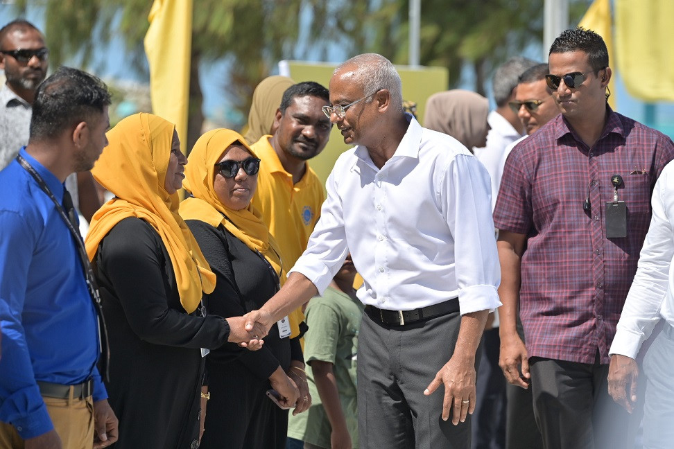 ރައީސް ކޮމަންޑޫއަށް ވަޑައިގަތުން: ކުޑަފަރުގައި އެއަރޕޯޓް އަޅުއްވައިދެއްވާނެ ކަމަށް ރައީސް ވިދާޅުވި ފޮޓޯ: އެމްޑީޕީ