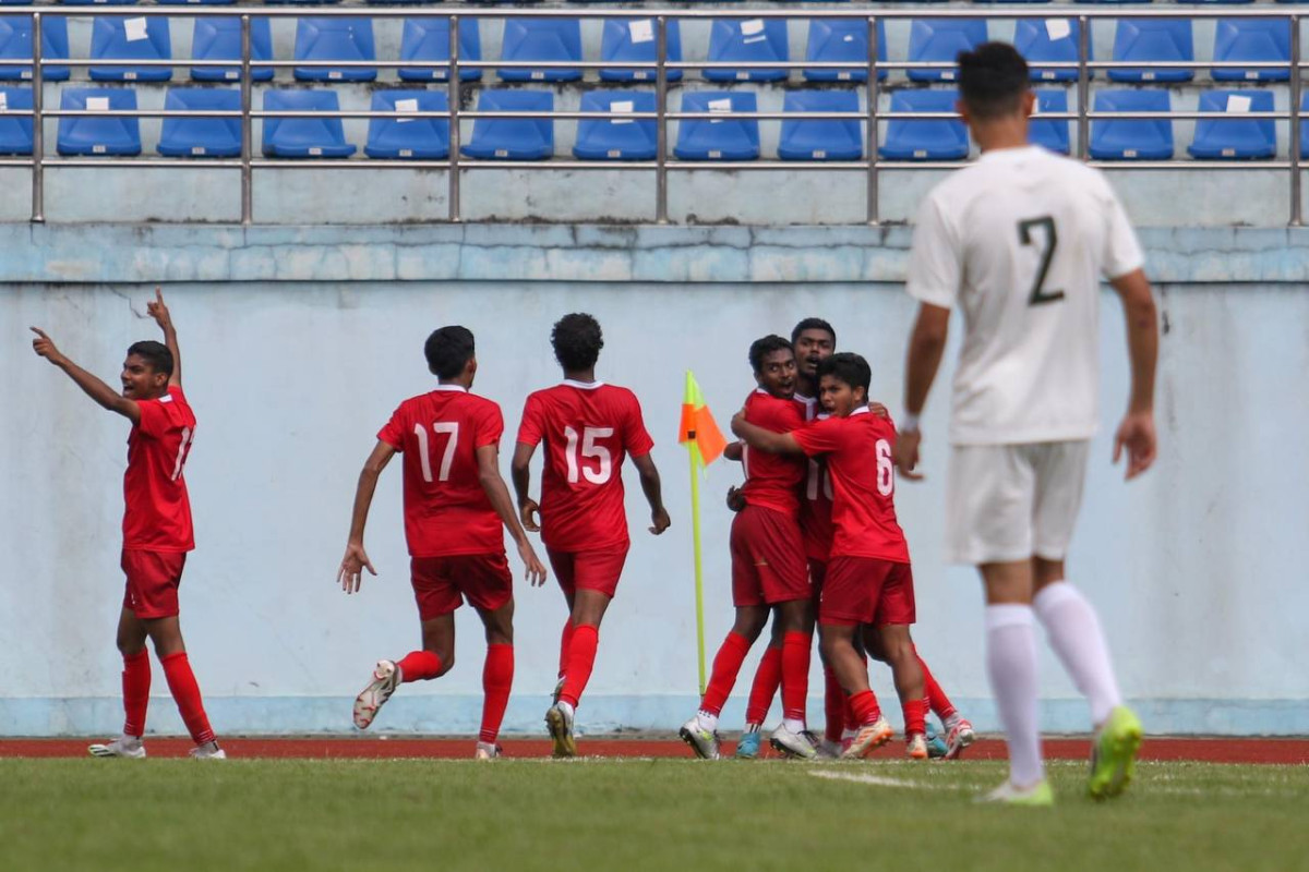 މެޗުގައި ލަނޑު ޖެހުމަށްފަހު ރާއްޖޭގެ ކުޅުންތެރިން އުފާ ފާޅު ކުރަނީ