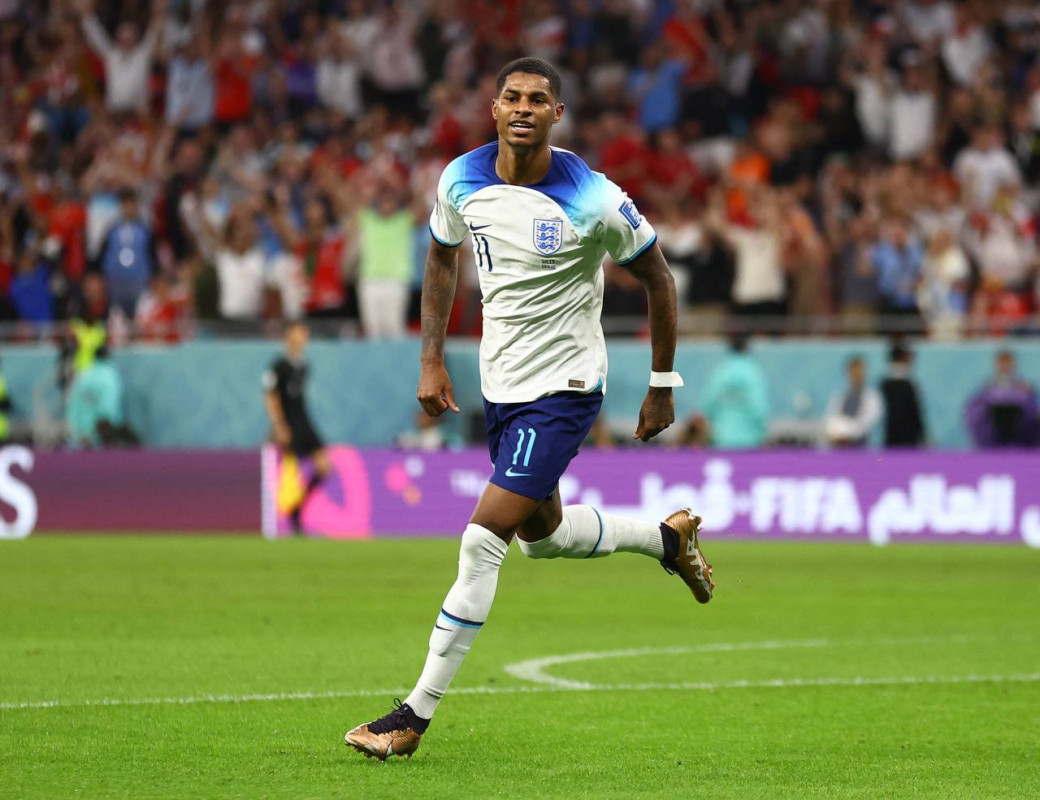 ވޭލްސް އަދި އިންގްލެންޑް ކުޅުނު މެޗުގެ ތެރެއިން - ފޮޓޯ: ރޮއިޓާސް